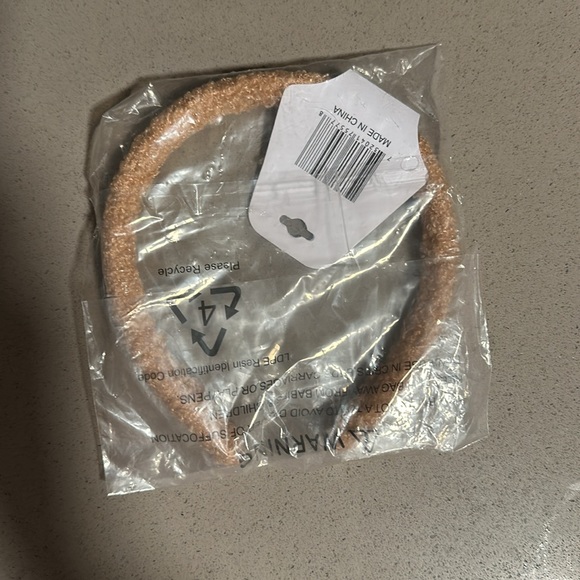 NEW tan natural neutral fuzzy headband - Picture 2 of 2